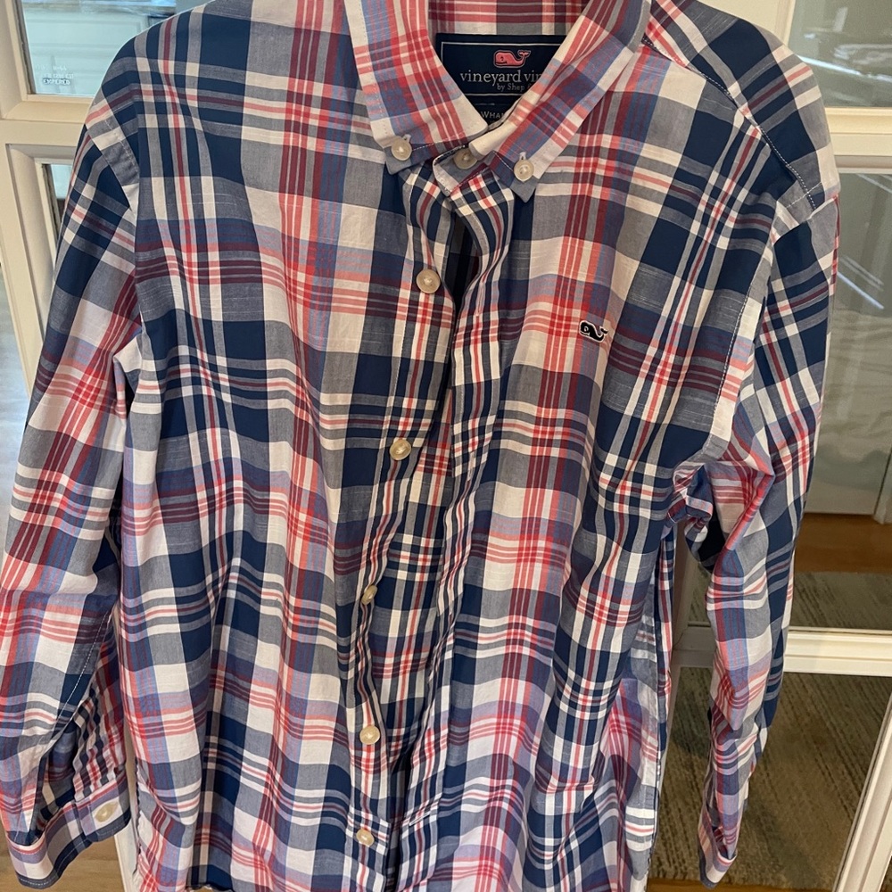 Boys vineyard vines button down shirt (small)
